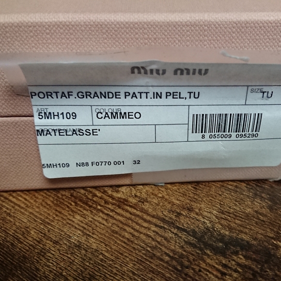 Miu Miu Wallet Nude - Picture 2 of 9